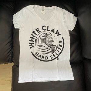 🤍 White Claw fitted T-shirt 🤍